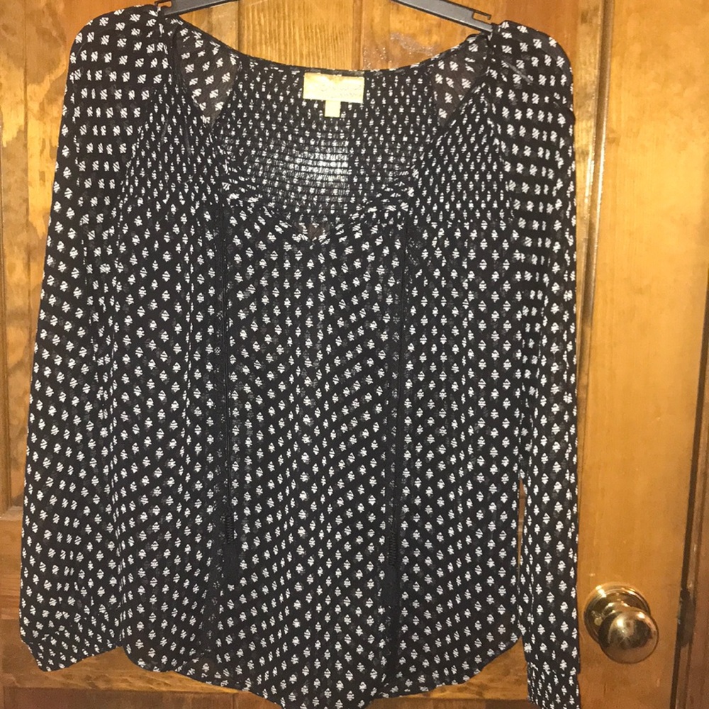 Black and White Light Weight Top